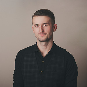 Дмитрий Комолов